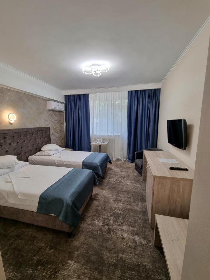Tiara Hotel